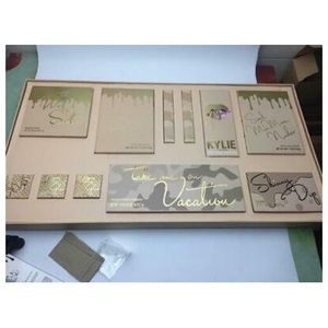 Take me on vacation Bundle Kylie cosmetics